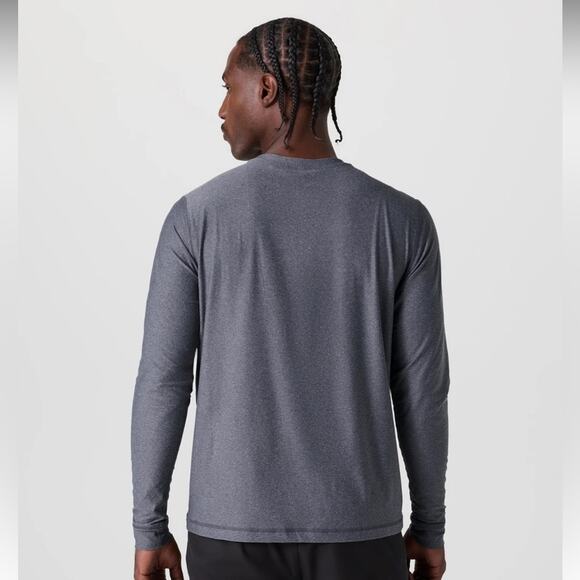 Vuori Men's Uluwatu 2.0 Water Tee Dark Gray Sz S - Picture 2 of 5